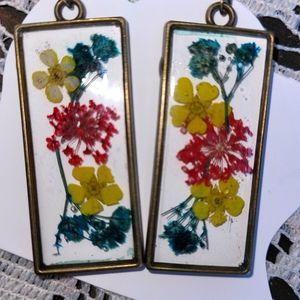 Pressed flower, resin earrings